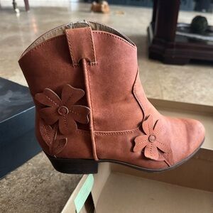 Where once kids size 5, lucky boots girls